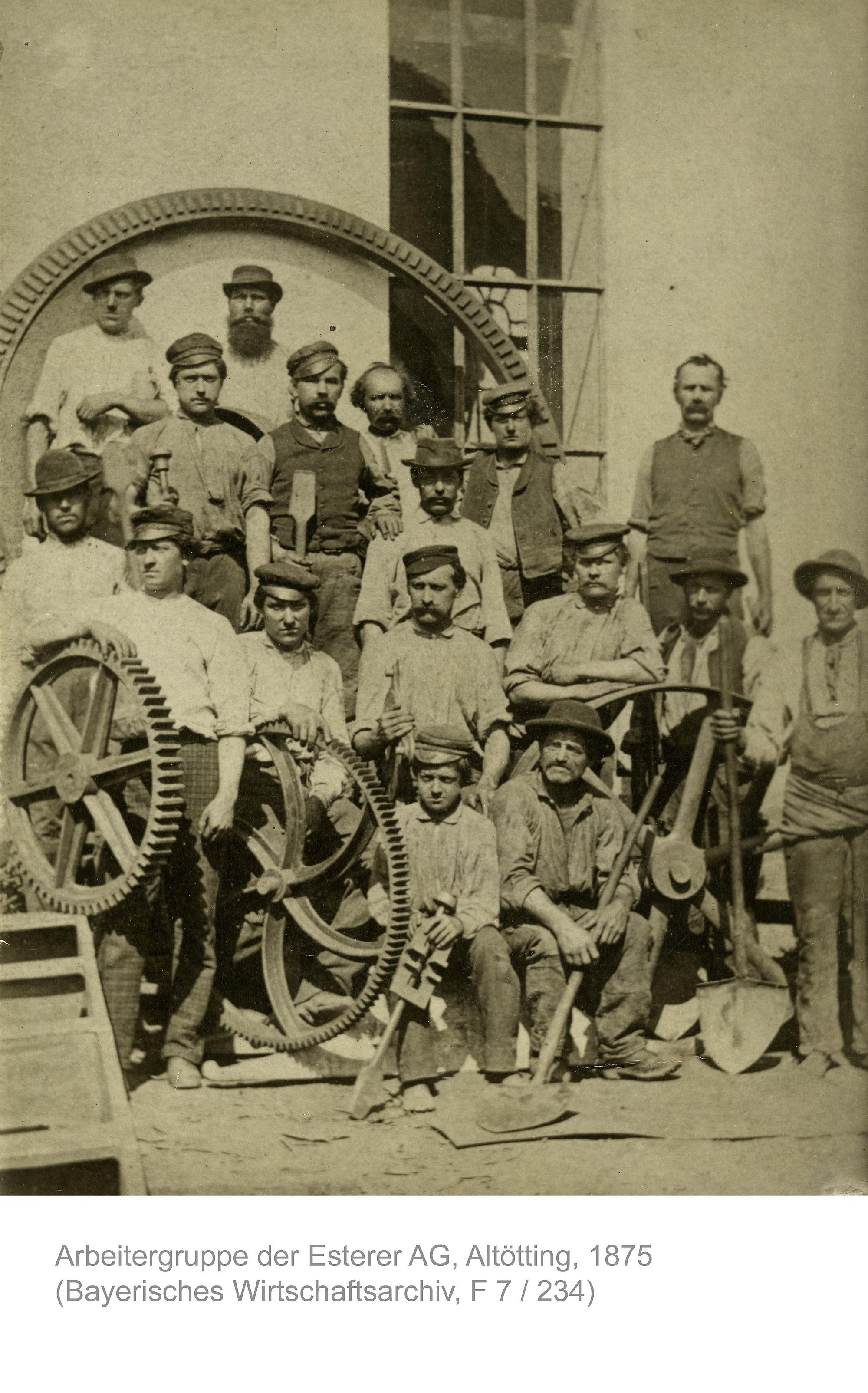 Arbeiter der Maschinenfabrik Esterer in Altötting, 1875