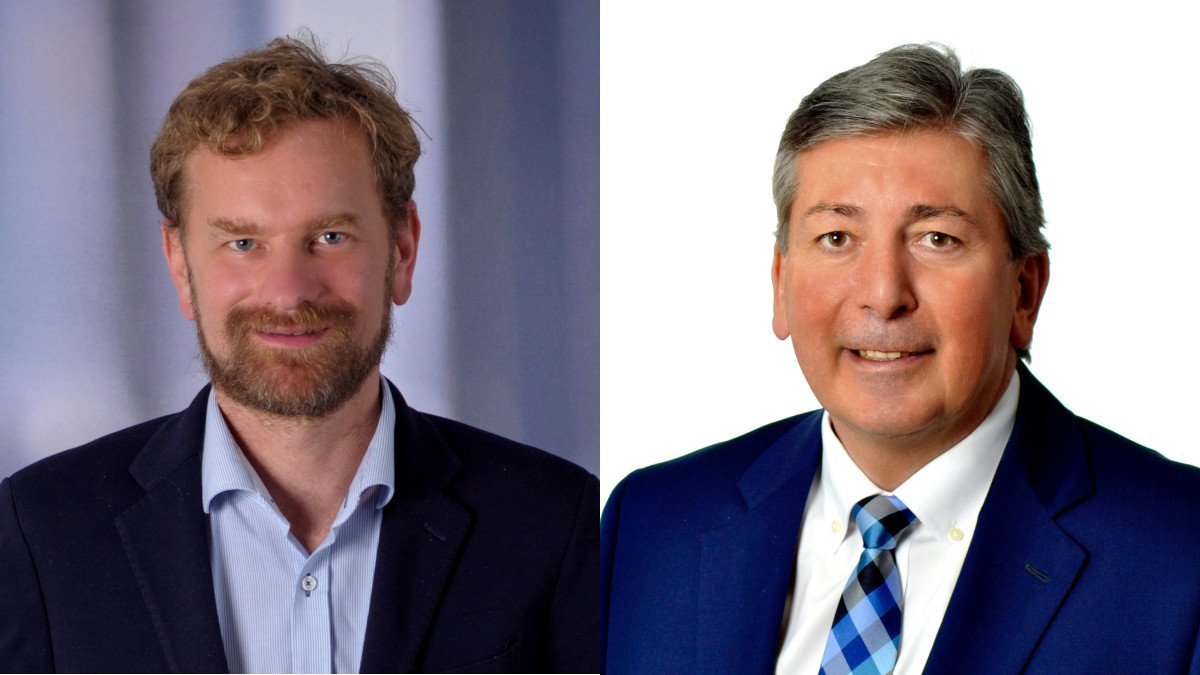 Andreas Schöffel (links), neuer Bezirksgeschäftsführer des Handelsverbands Bayern (HBE) in Mittelfranken, und sein Vorgänger Uwe H. Werner (rechts).