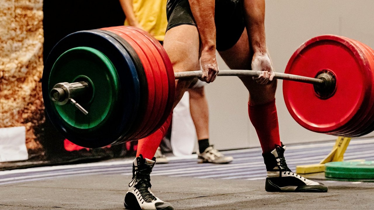 man powerlifter record weight deadlift