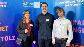 Die mittelfränkischen Spitzen-Azubis bei der DIHK-Festveranstaltung am 9. Dezember in Berlin: Elena Egloffstein, Bastian Haspel und Stephan Pavicic (von links).