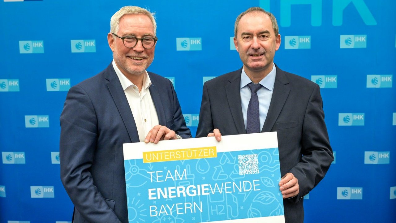 Konferenz - IHK-Hauptgeschäftsführer  mit Bayerns Wirtschaftsminister Hubert Aiwanger.